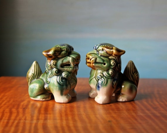 antique chinese porcelain foo dogs