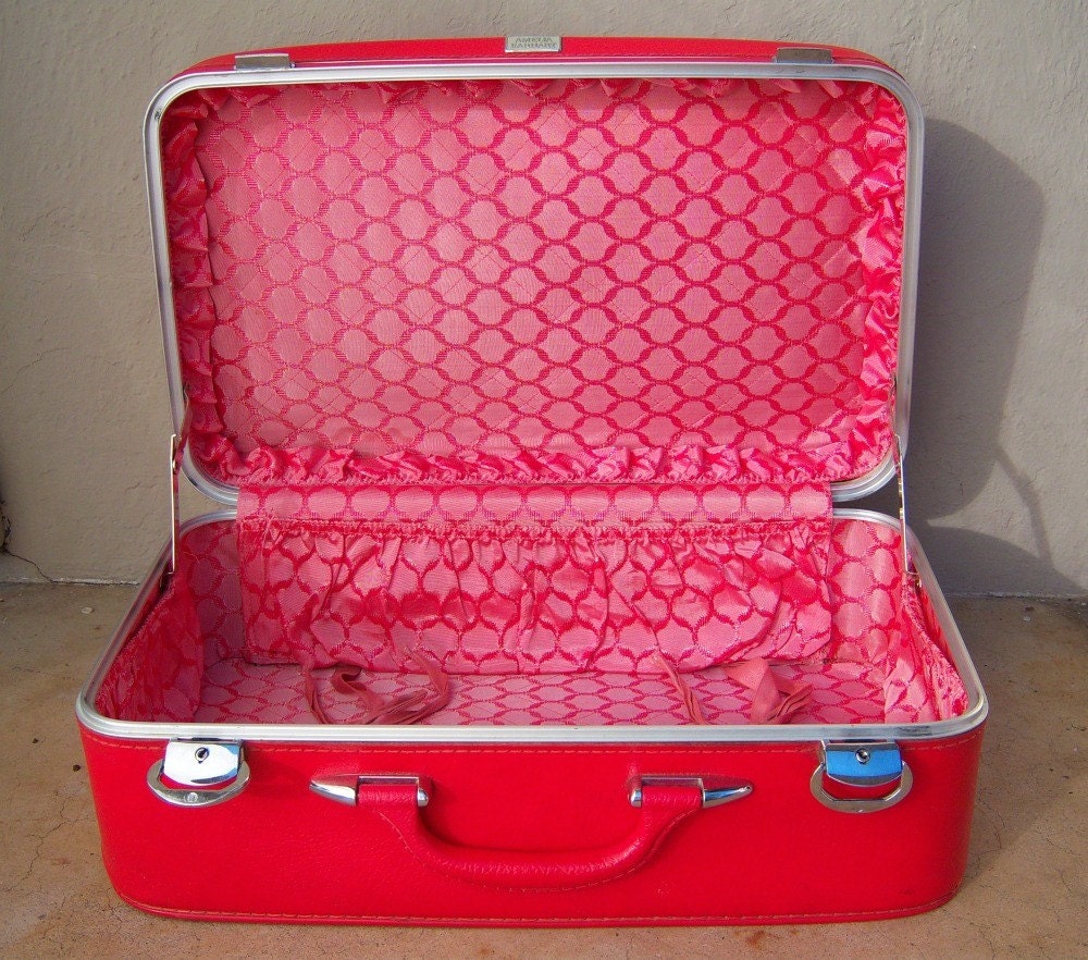 Red Vintage Amelia Earhart Suitcase Pink Satin Lining VERY   Il Fullxfull.194403881 