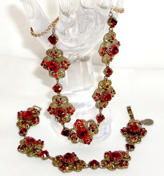 Gorgeous vintage ZAZOU France necklace & bracelet set Ruby