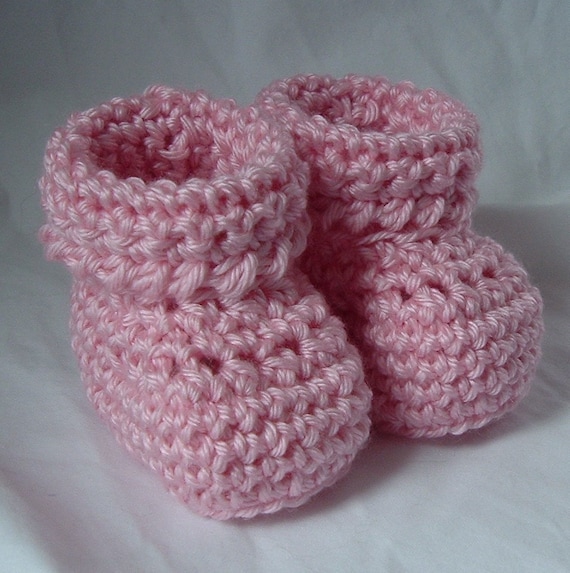 Crochet Booties for Newborn to 3 month Baby Girl in Pink