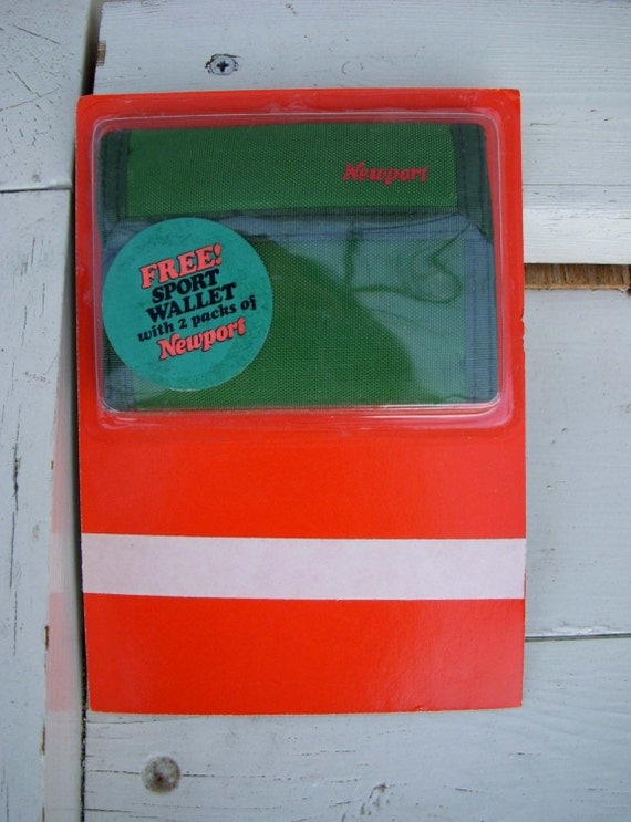 Vintage Newport velcro Wallet totally 80s
