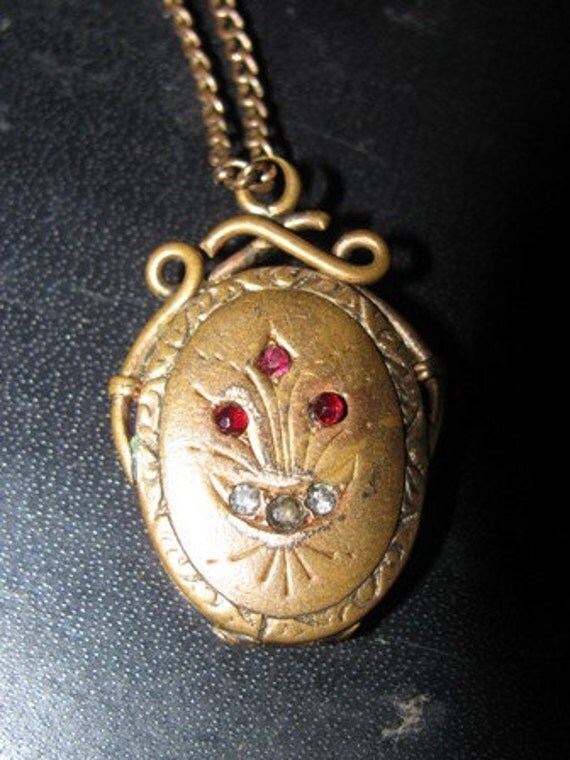 Items similar to Antique Jewelry 1900's Vintage Victorian Style Locket ...