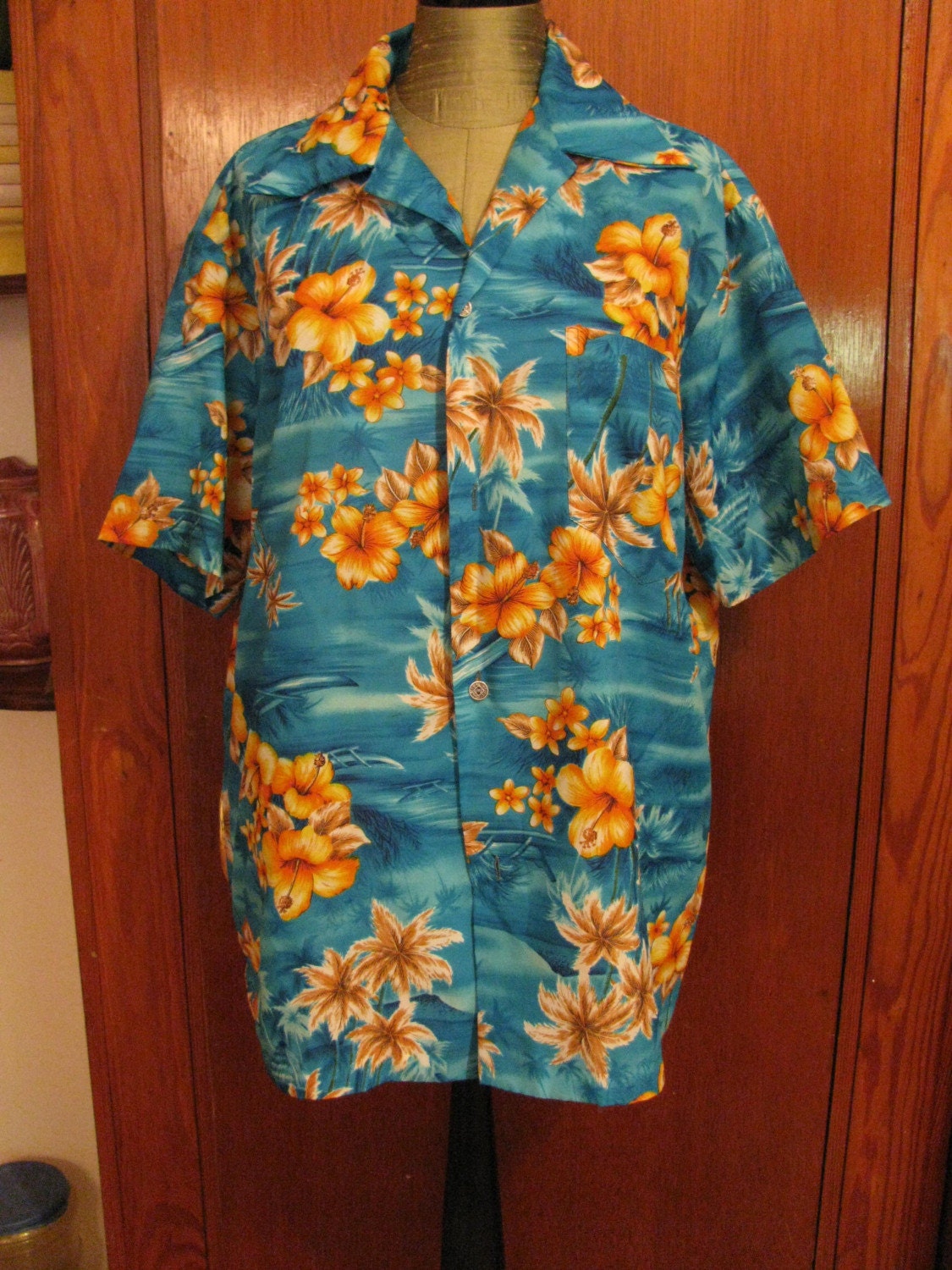 vintage women's hawaiian shirts