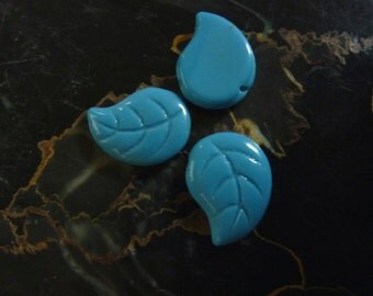 3 Vintage Turquoise Opaque Glass Leafs Beads C19