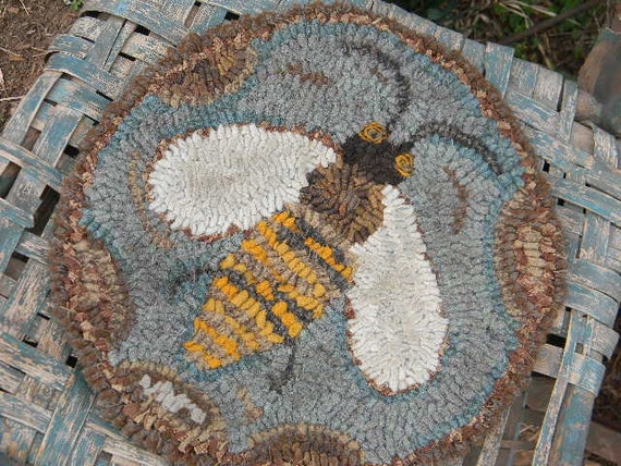 PAPER PATTERN - Honey Bee Hooked Chairpad - from Notforgotten Farm