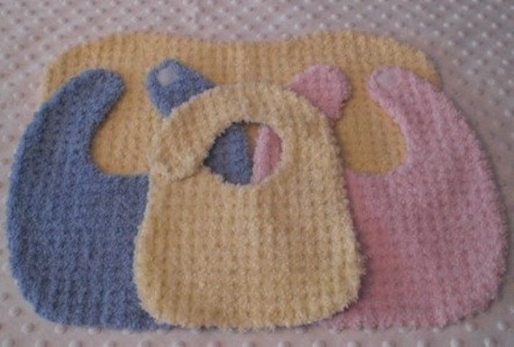 Happy Together: Preparing for Baby: The Oval Burp Cloth Pattern