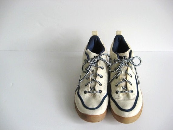 vintage nike canvas shoes