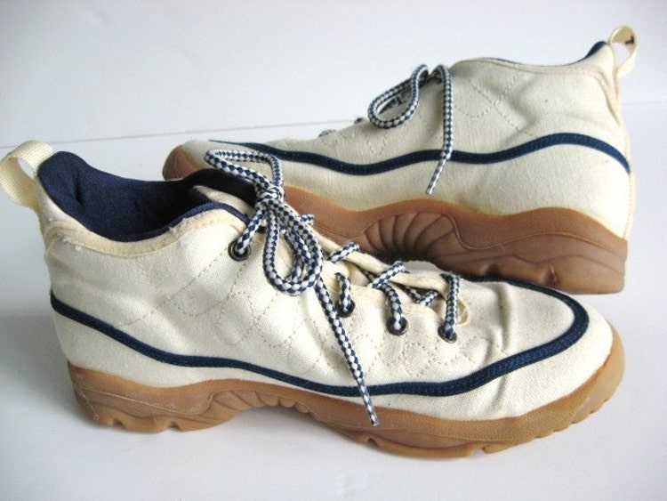 vintage nike canvas shoes