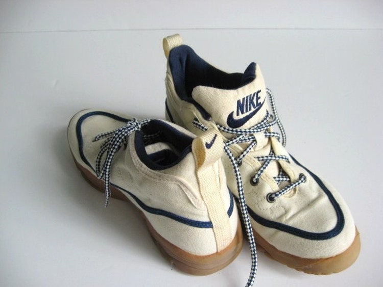 vintage nike canvas shoes