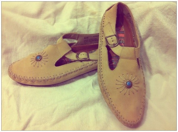 Vintage navajo moccasin shoes -hush puppies - size 8 womens