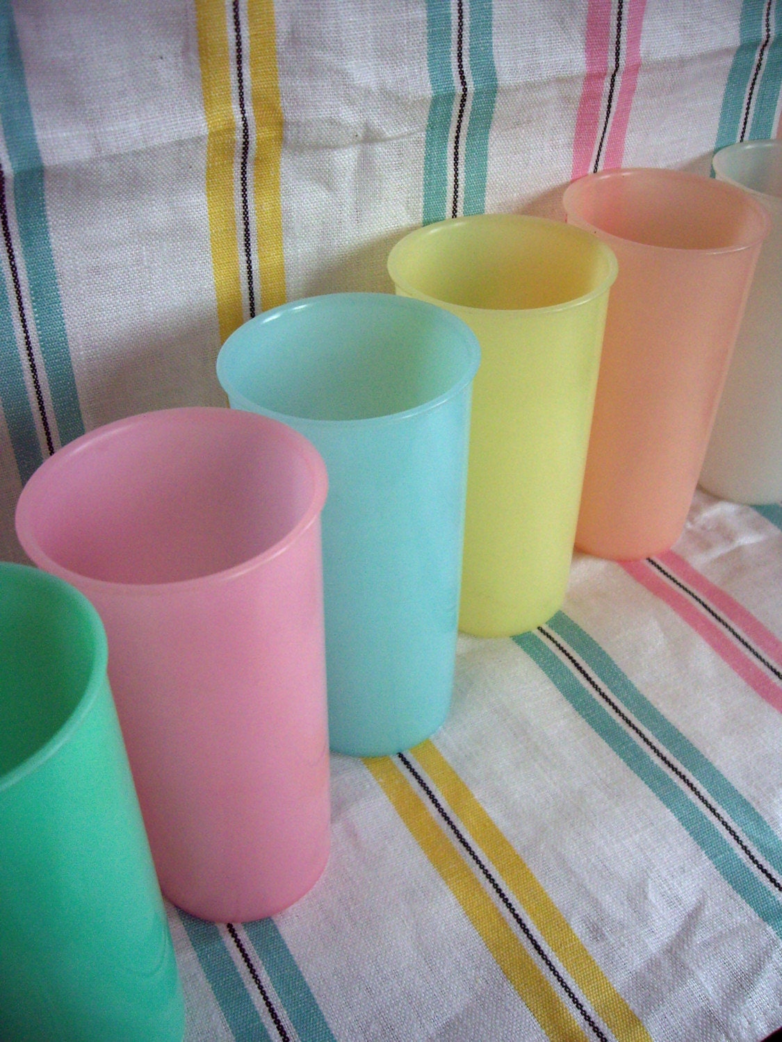 Vintage Tupperware Tumblers Plastic Juice Glasses