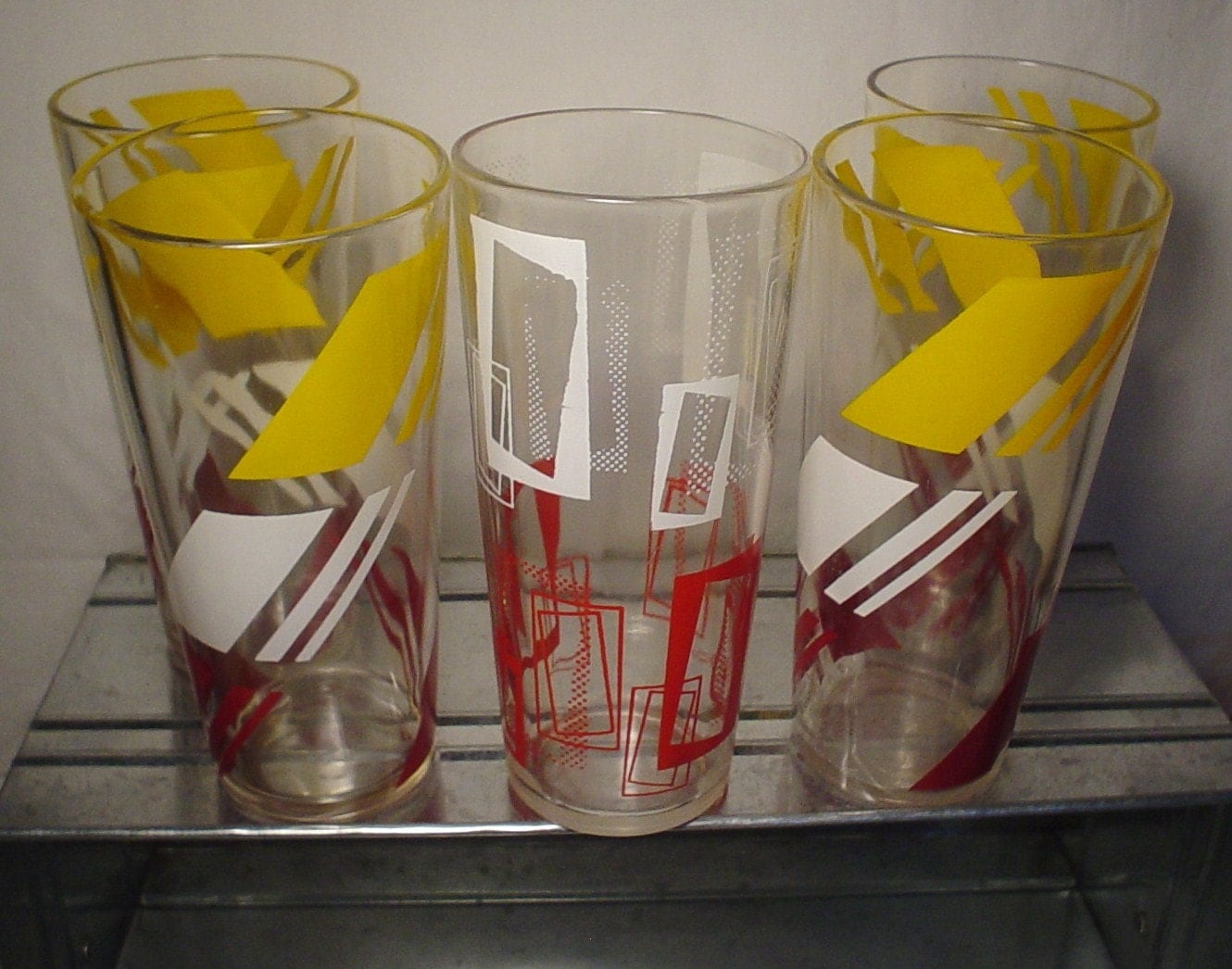Funky Retro Graphic Vintage Drinking Glass Tumblers