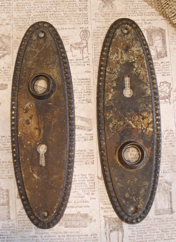 Antique Brass Oval Door Knob Back Plates with Keyhole and