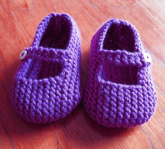 PDF Knitting Pattern for Mary Jane Baby Shoes 12-18 by WildKittens