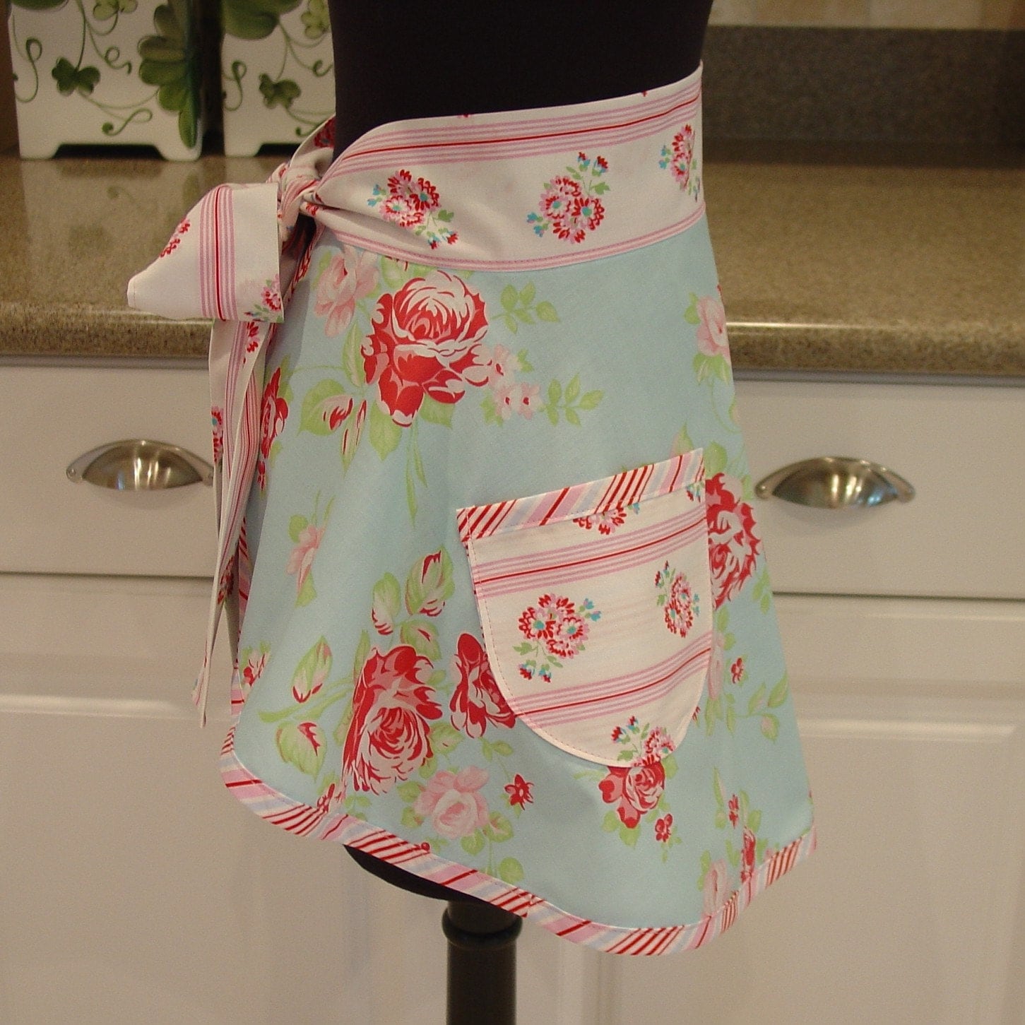 Flirty Half Apron . . . darla roses in aqua with pink posy