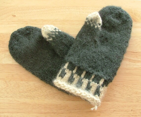 Pattern Icelandic knit mittens from Annikki's by finnishweaver