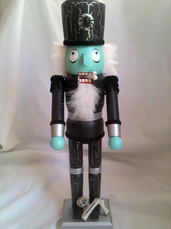 Evil walking DEAD ZOMBIE Nutcracker bonecracker Nightmare