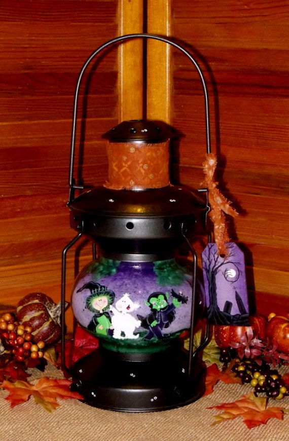 Hand Painted Halloween Scene Glass Globe Lantern.....OFG Team