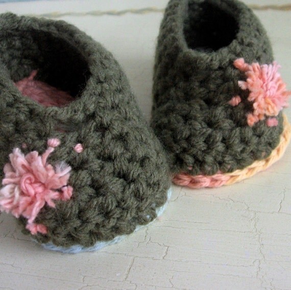 Infant Crochet Slippers Pattern With Flower Trim 3 Sizes