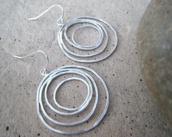Multi Circle Silver Earrings, Concentric Circles, Round, Modern, Lightweight, Everyday Earrings, irisjewelrydesign, Fall Fashion