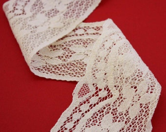 Cream Vintage Lace 3 Inches Wide With a Floral Motif & Scalloped Edge