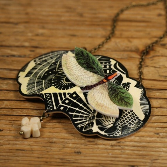 Items similar to Deco Fan Necklace on Etsy