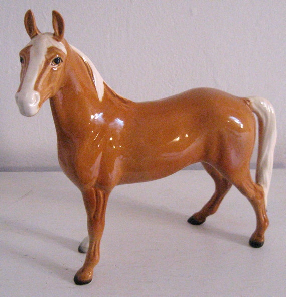 Vintage PALOMINO HORSE FIGURINE by Goebel