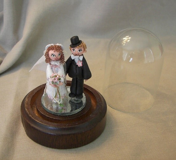 miniature bride and groom figures