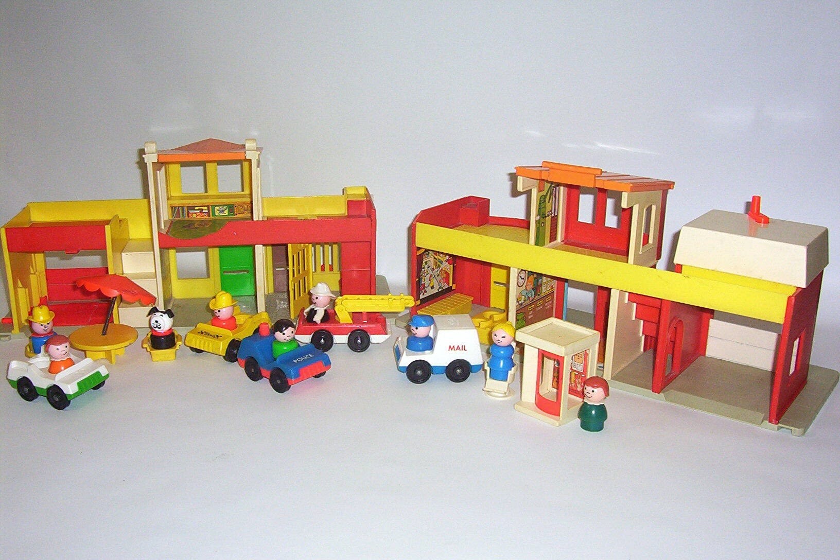 1973 Fisher Price Village plus Little People and accessories