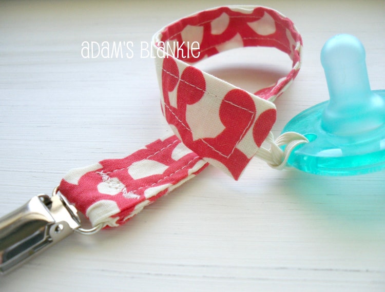 Soothie Avent Pacifer Clips Cherry Wallflower by adamsblankie