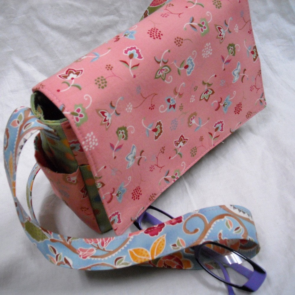 Small Shoulderbag Handmade Joey Purse Pink and by sidquilts