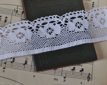 4.3cm x 1yard (white) cotton crochet lace trim (S451)