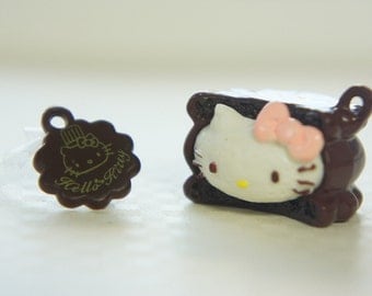 SALE 2 pcs Re-ment Hello Kitty Sweets Charm (24mm25mm) Chocolate Cookie Sandwich (((LAST)))
