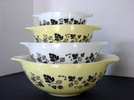 Vintage Pyrex Yellow White And Black Gooseberry Cinderella