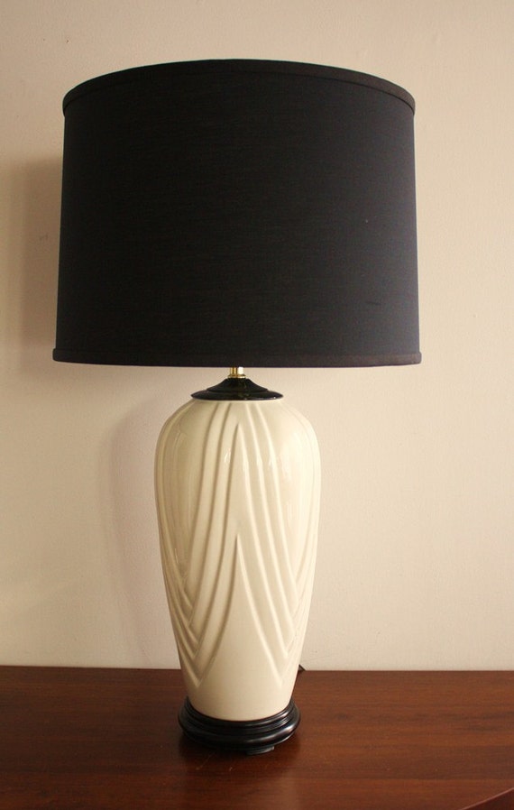 Vintage ivory ceramic art deco style table lamp