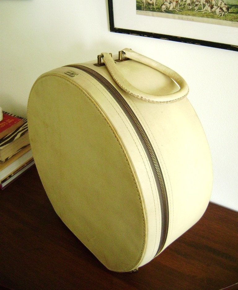 Large round trunk hat box vintage luggage