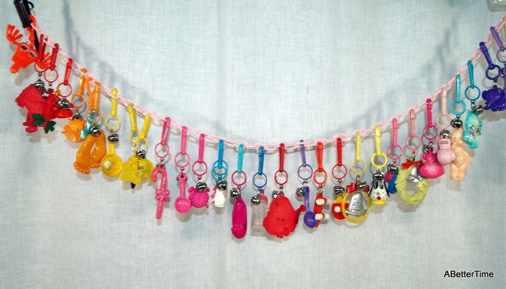 1980s charm necklace plastic