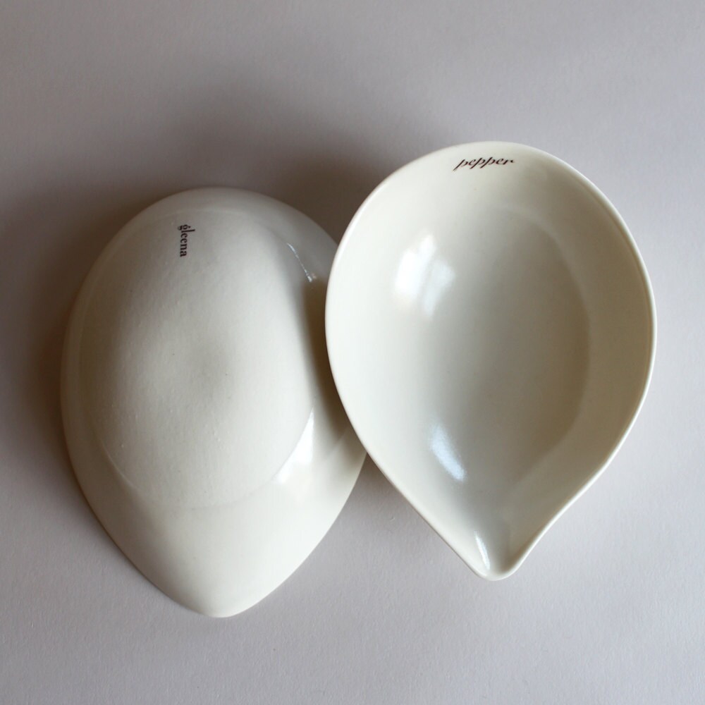 salt and pepper oval ivory gourd bowls