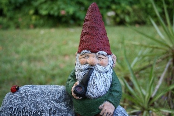 PIPE SMOKING GARDEN GNOME Concrete Statue Rein Poortvliet