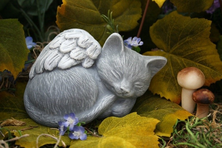 Angel Cat Statue Pet Memorial Marker