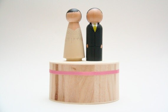 Custom Wedding  Cake  Topper  with keepsake  box  cake  stand Wooden