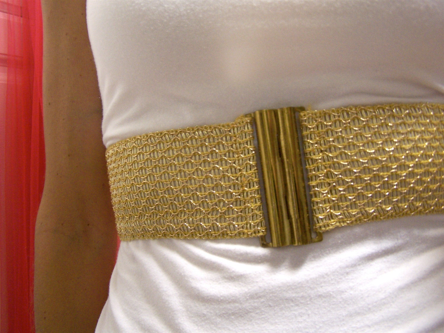 VINTAGE wide sparkly gold stretch belt with brass clasp