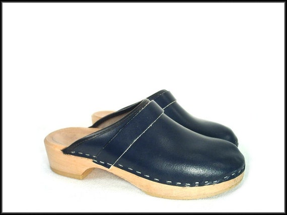 70's vintage wood sole CLOGS navy blue 7