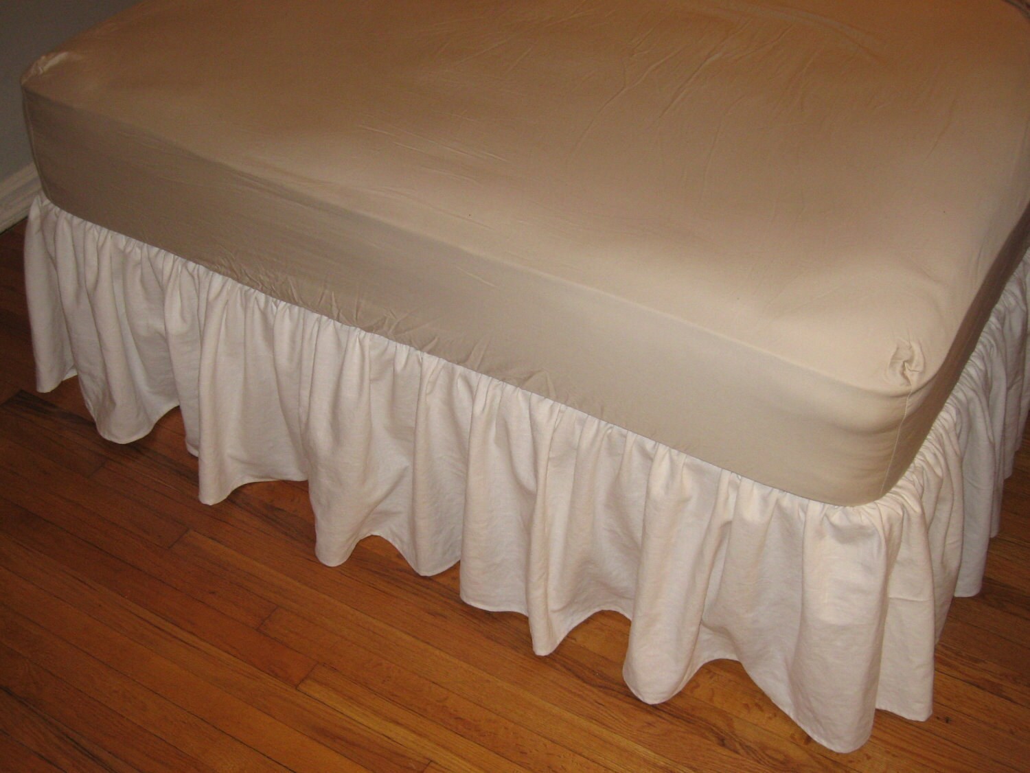LINEN DAYBED Ruffles Bed Skirt