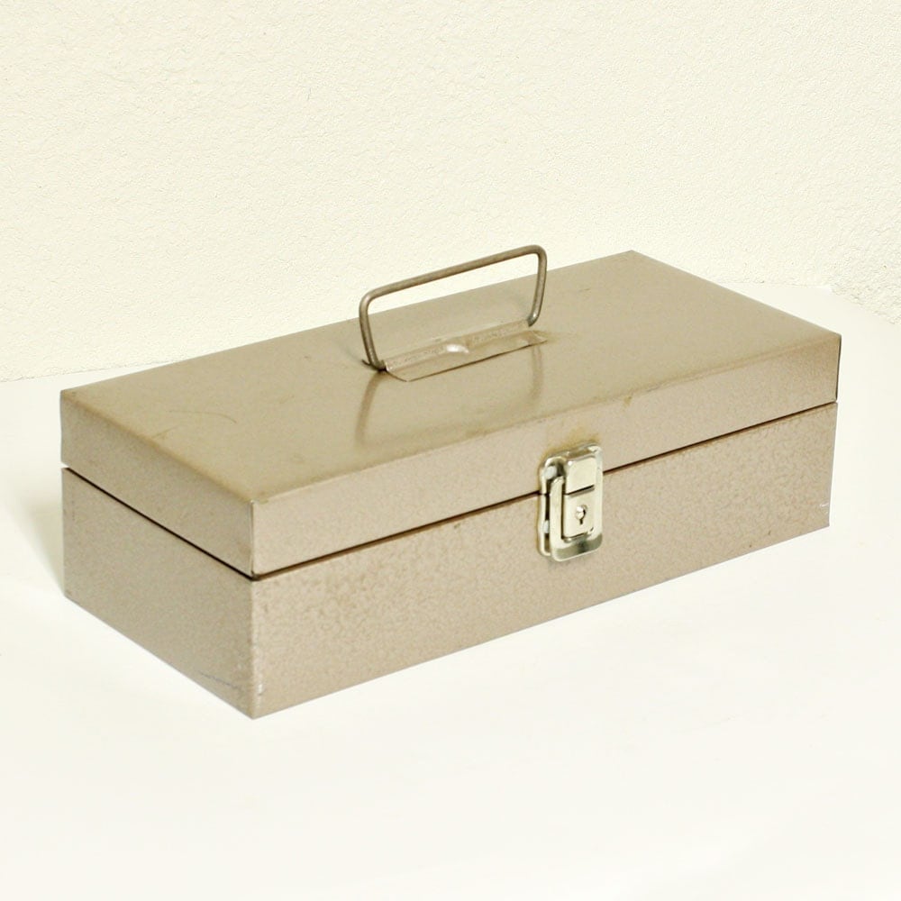 Vintage metal box storage lock box cash box gold/tan