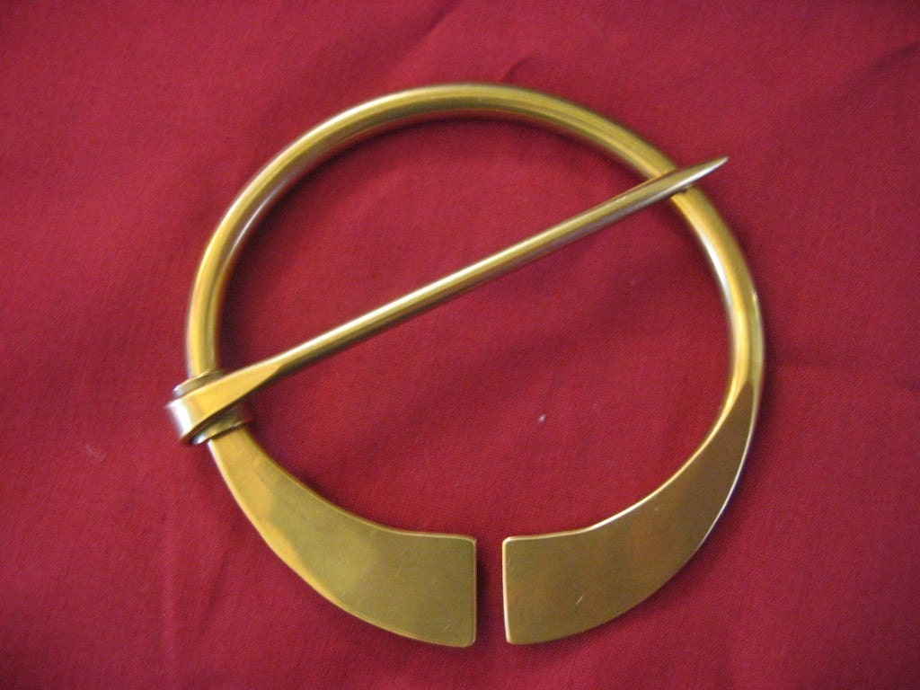 Penannular Brooch