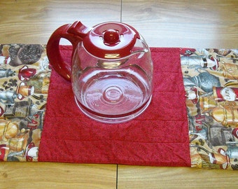 Coffee Lovers table runner in red