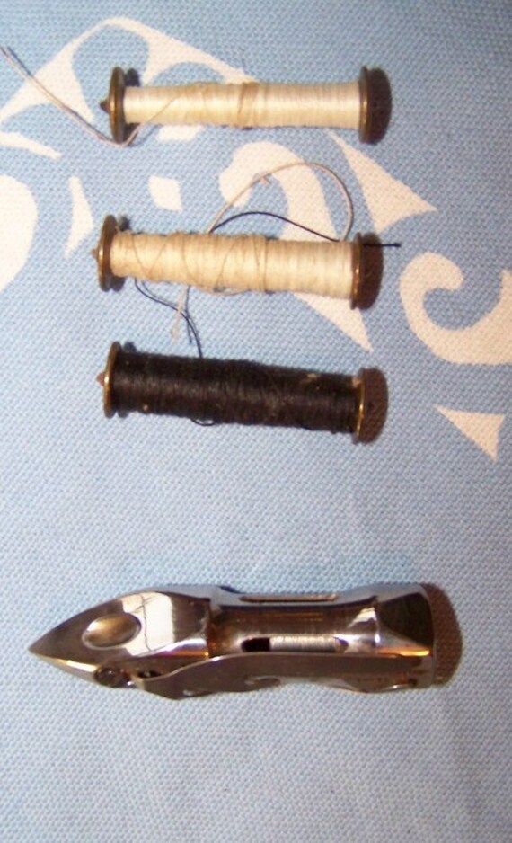 Singer Sewing Machine 128 Bullet Bobbin Case and Bobbins