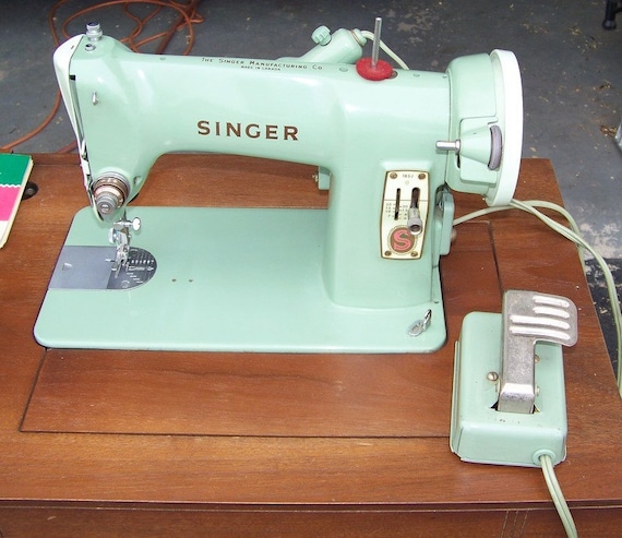Vintage Singer Model 185J Sewing Machine Green