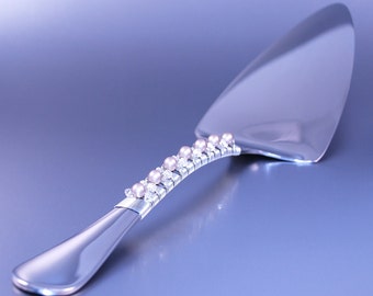 Cake Server Beaded In SWAROVSKI Platinum Pearls And Clear Crystal With Metal Bead Accents UNIQUE Bridal Keepsake
